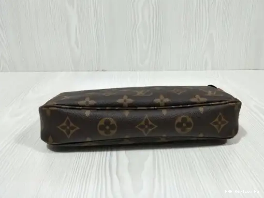 AAA Replica Ru Louis POCHETTE Vuitton ACCESSOIRES 0607